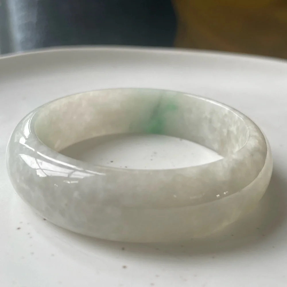JADE l Authentic Burmese Jade Bangle snow white jade specs of apple green 52mm - Picture 3 of 15